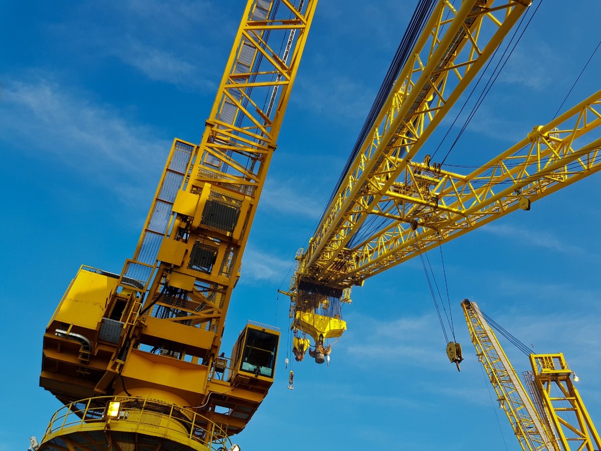 Crane Rental Services for Battery Energy Storage Systems Across California